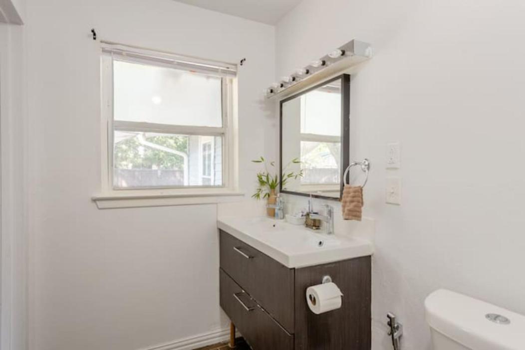 Oasis 3 Near Dfw Airport With Mediterranean Setting Irving Bagian luar foto