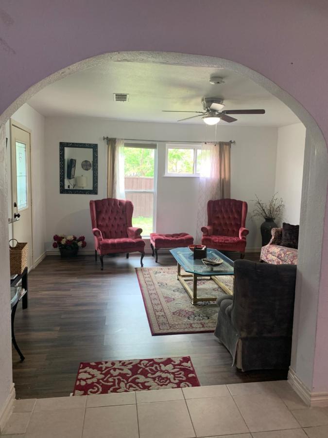 Oasis 3 Near Dfw Airport With Mediterranean Setting Irving Bagian luar foto